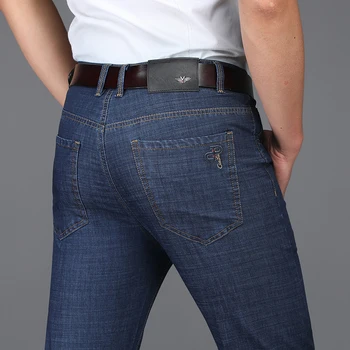 A Coleção Primavera / Verão Jeans Homem De Calça Reta Fina Do Denim Dos Homens De Calças Casuais Roupas De Homens Jeans Regular Fit